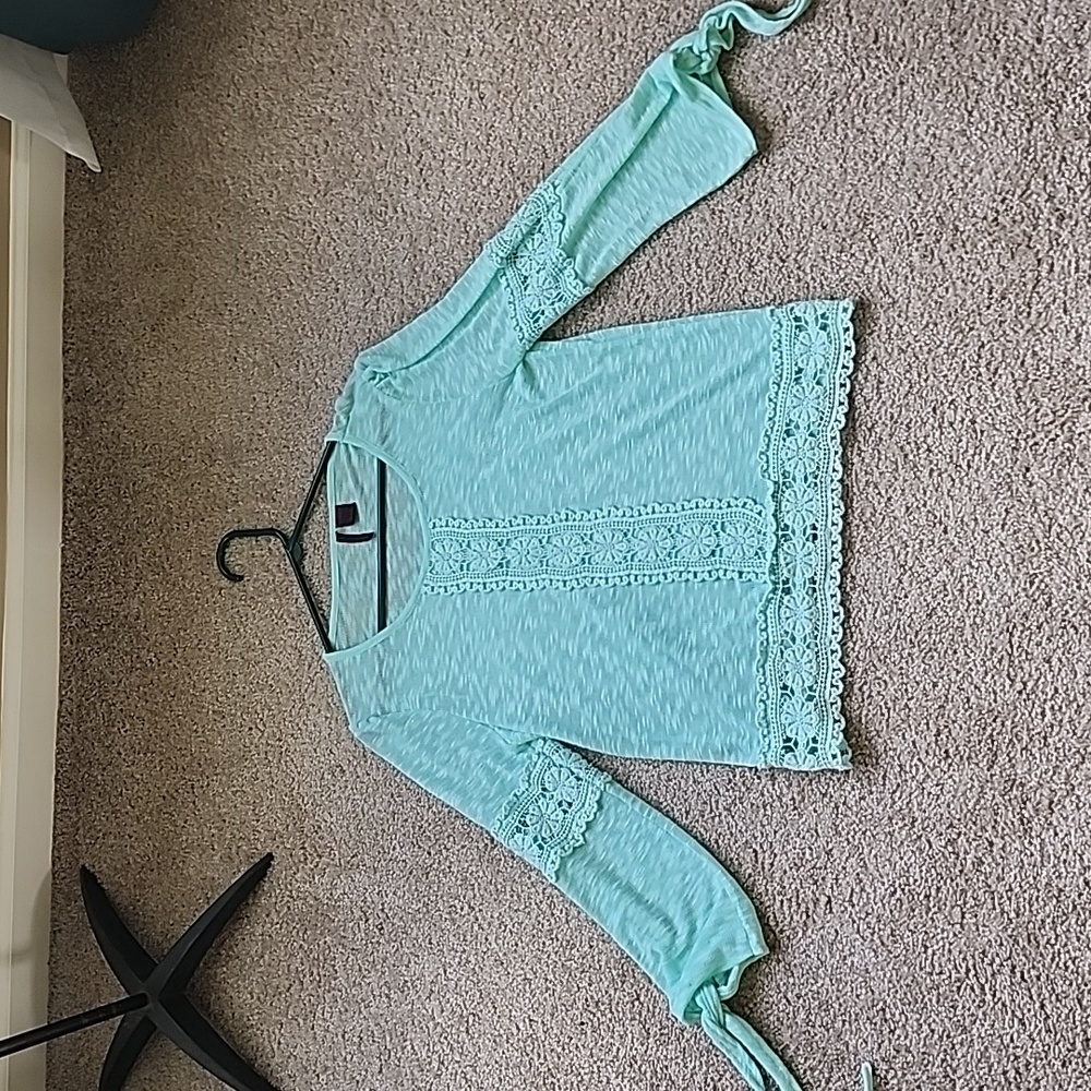 Heart N Crush Very Lightweight Burnout Sweater, Jr Large, See measurements